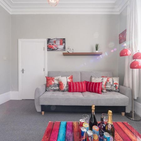 3 Bedroom Saks - 2 Living Area House In Newland Ave Hull Kingston upon Hull Exterior foto