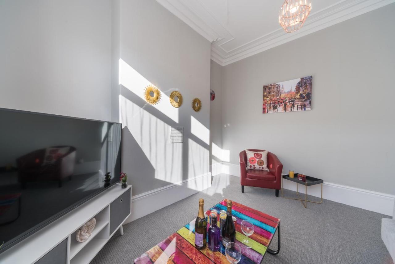3 Bedroom Saks - 2 Living Area House In Newland Ave Hull Kingston upon Hull Exterior foto